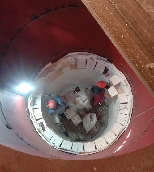 潞新鋼鐵脫硝煙道內(nèi)襯施工 潞新鋼鐵脫硝煙道內(nèi)襯施工